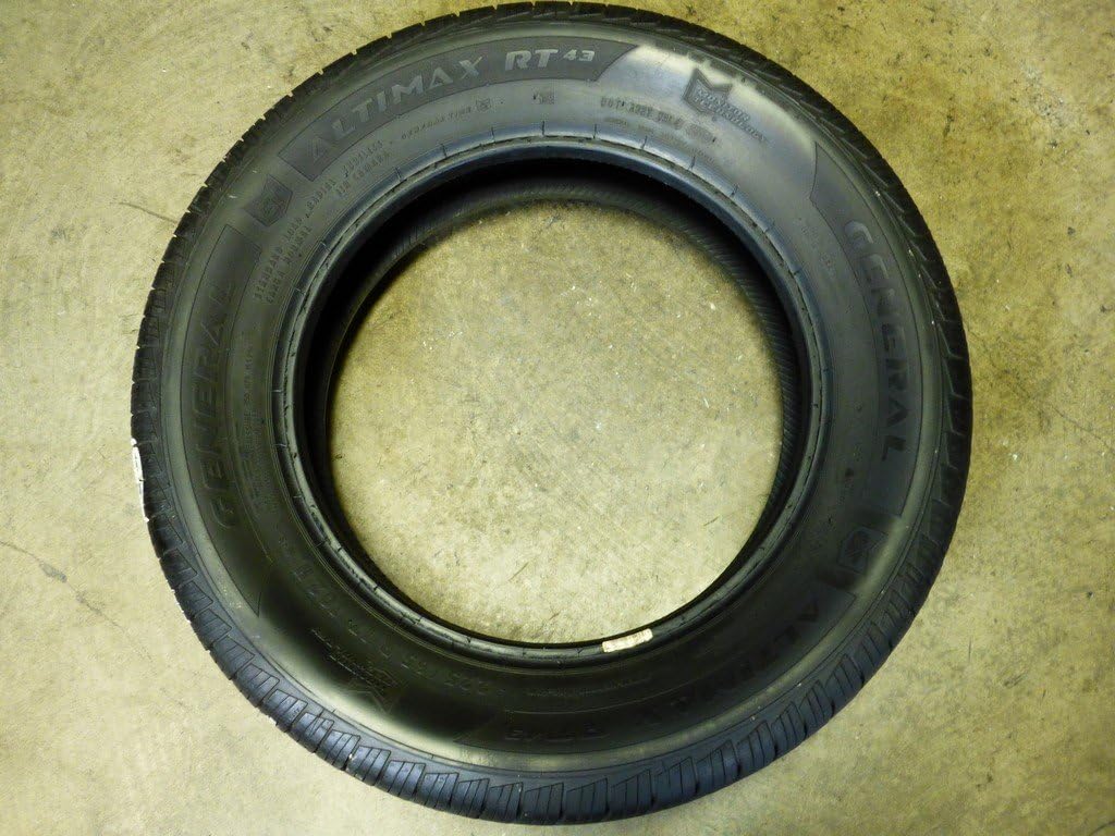 225/65R17 102H Radial Tire P671936