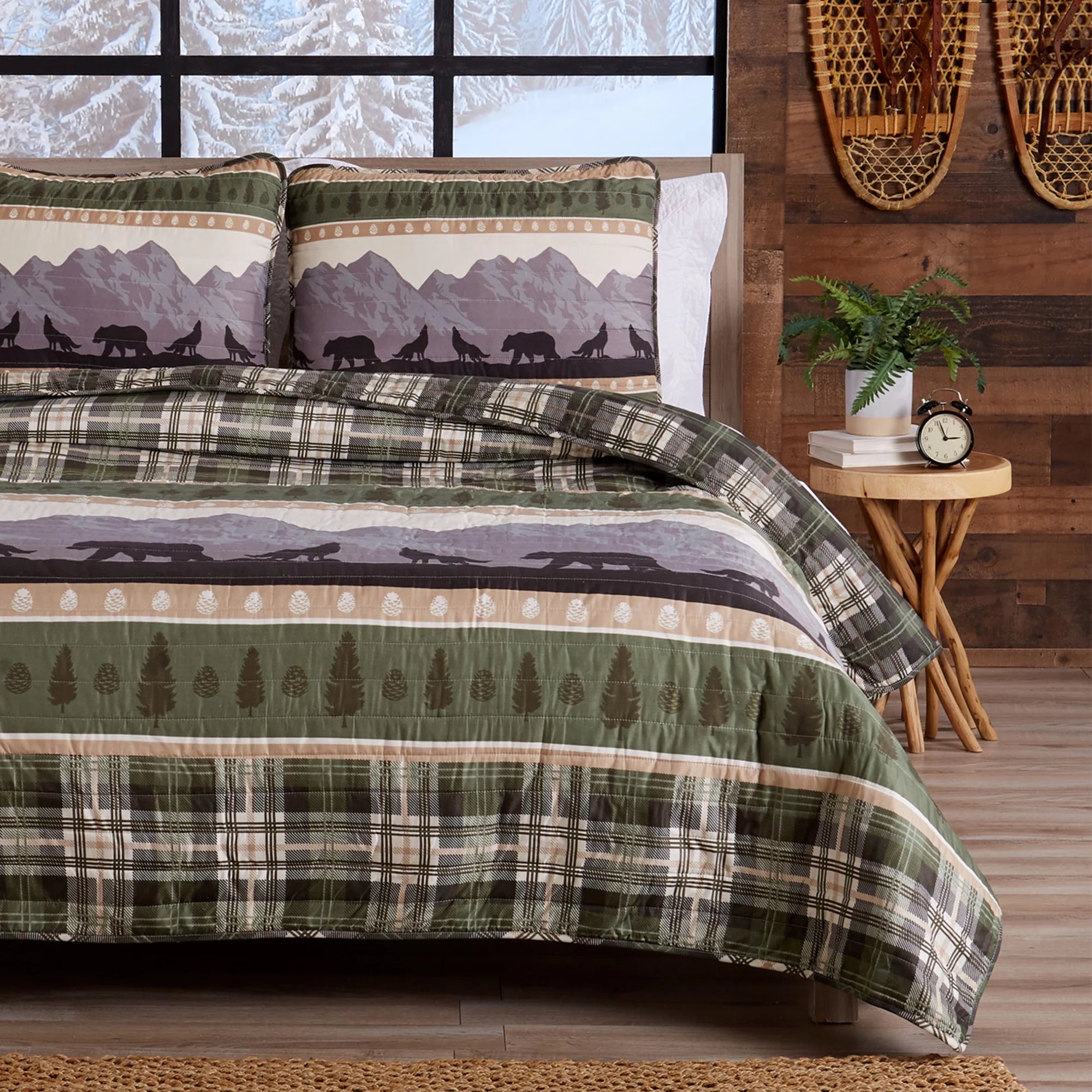 Rustic Patchwork Reversible Quilt Set With Shams (Full / Queen) H4532