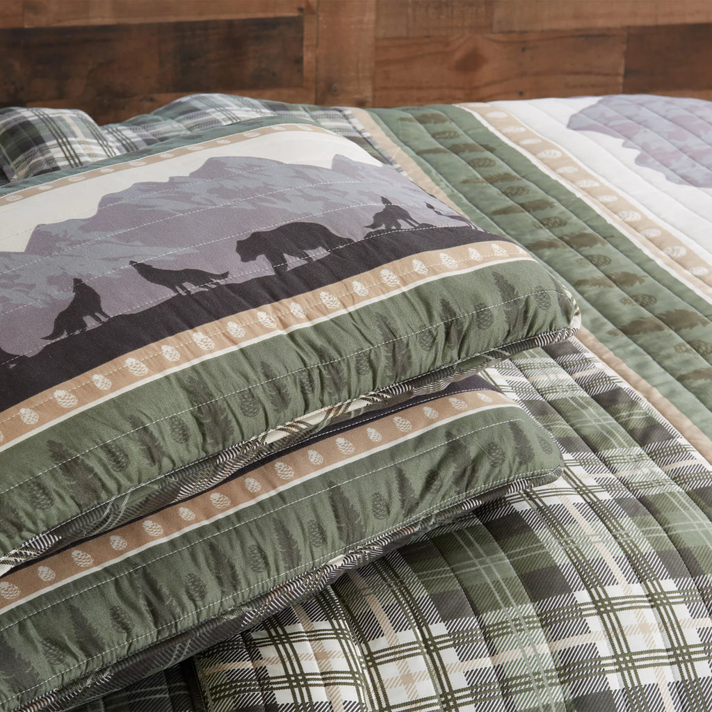 Rustic Patchwork Reversible Quilt Set With Shams (Full / Queen) H4532