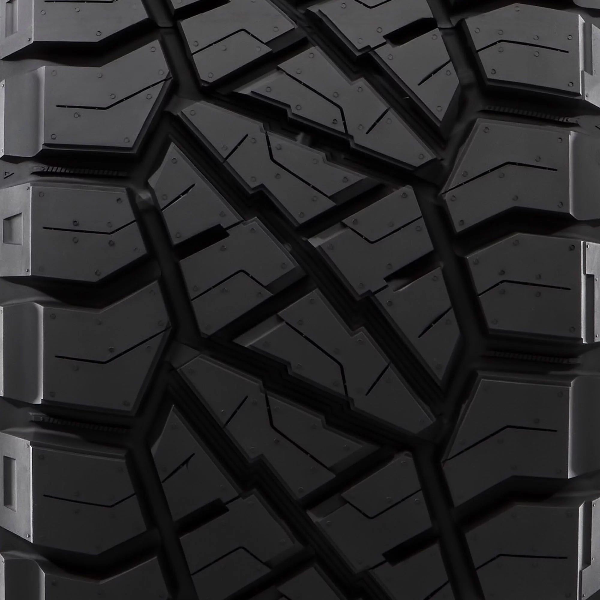LT37X12.50R20 126Q E Light Truck Tire T865119