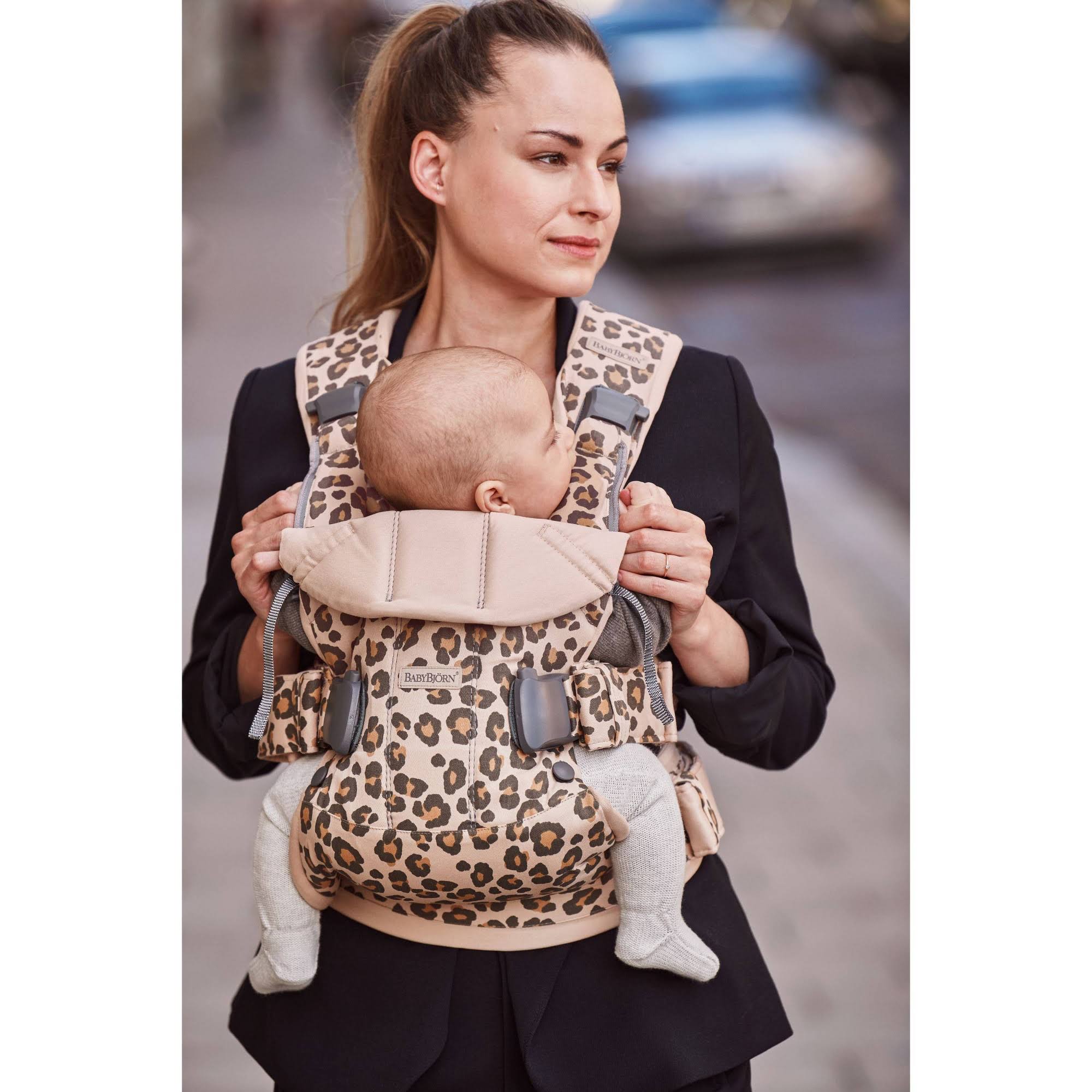 Beige Cotton Baby Carrier Q876451