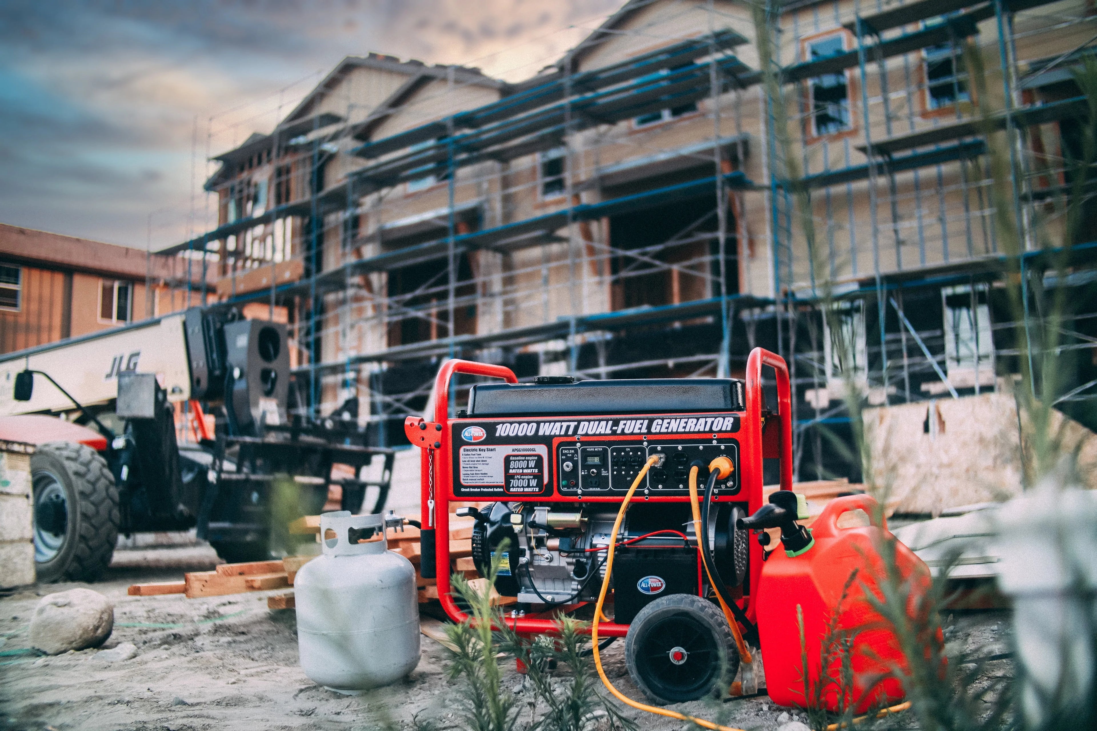 10000 Watt Dual Fuel Portable Generator with Electric Start I9647