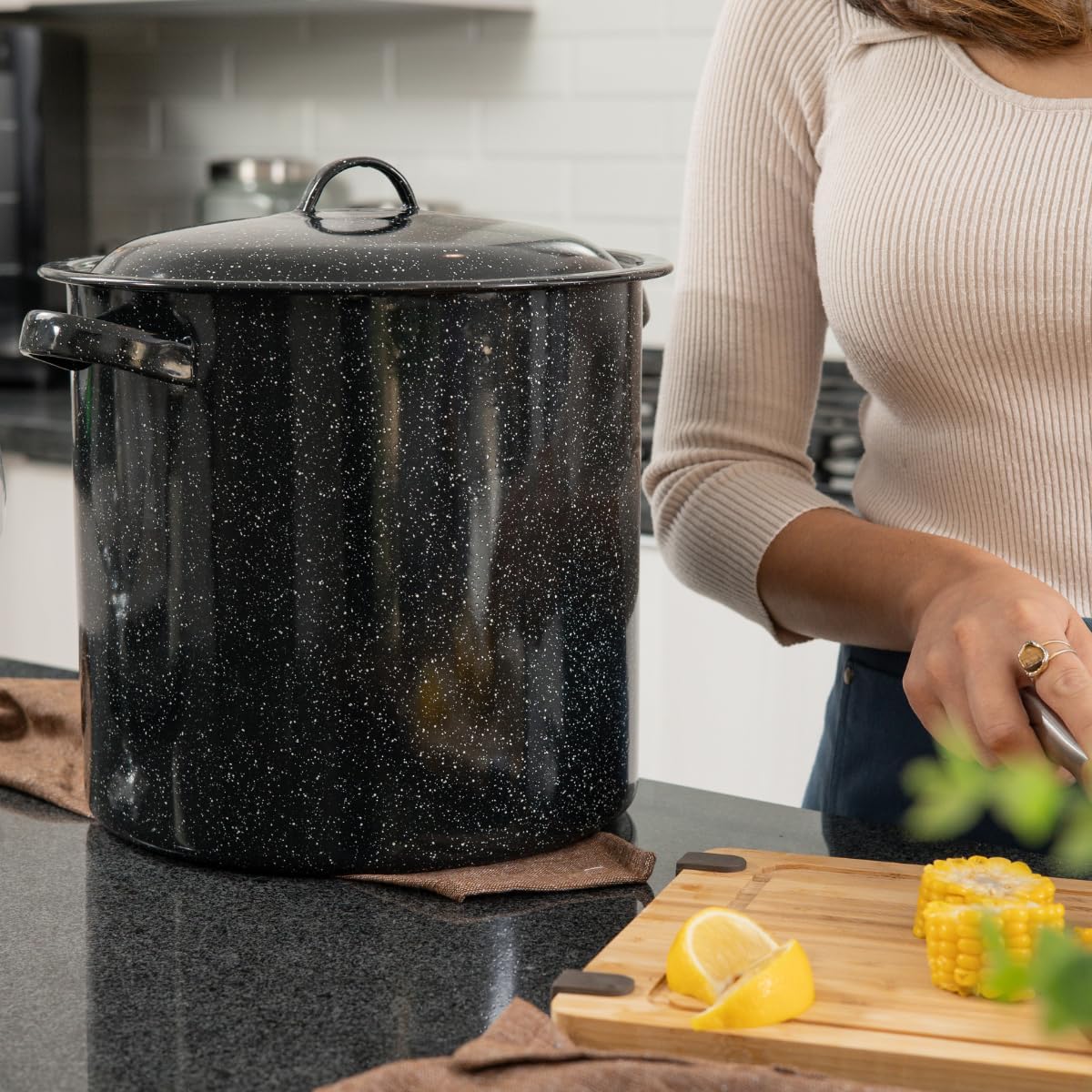 15.5 Qt Enameled Steel Steamer with Lid and Insert L5249