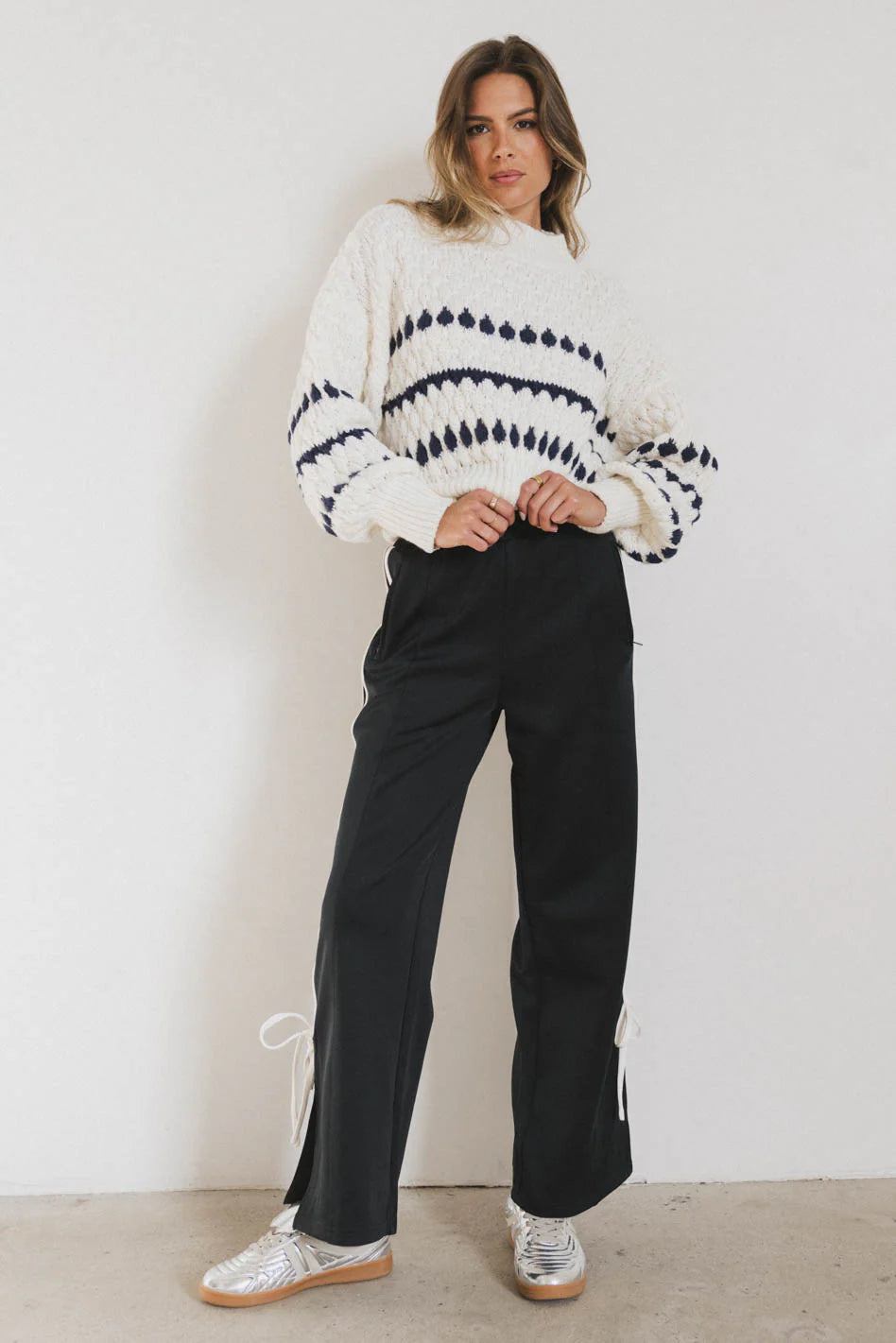 Navy Knit Sweater O242061