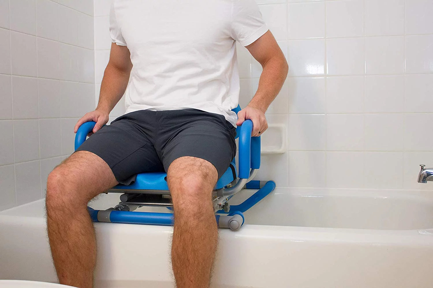 Padded Swivel Seat Bath and Shower Chair Y921