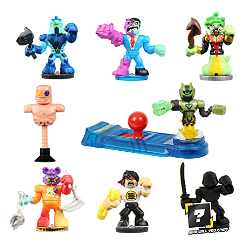 10 Ultimate Arcade Warrior Action Figures and 2 Button Bash Controllers Y675