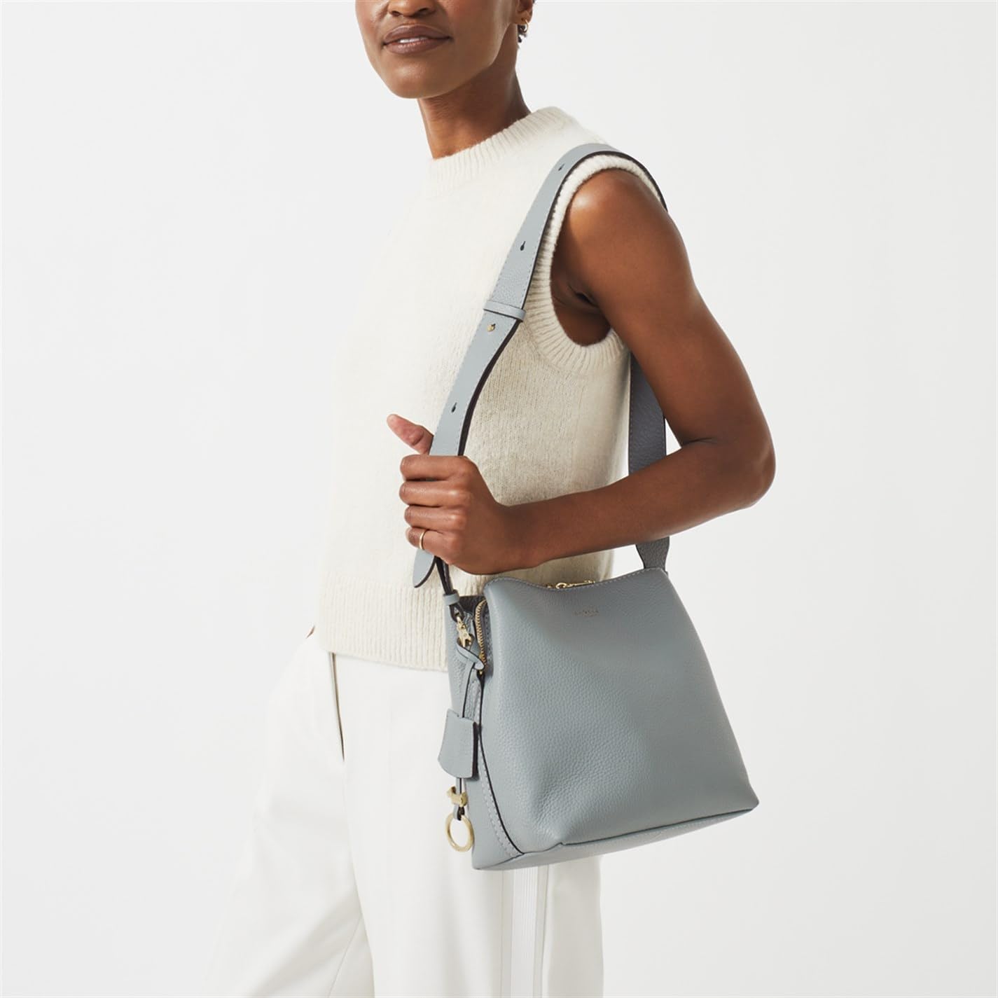 Medium Compartment Crossbody O5064