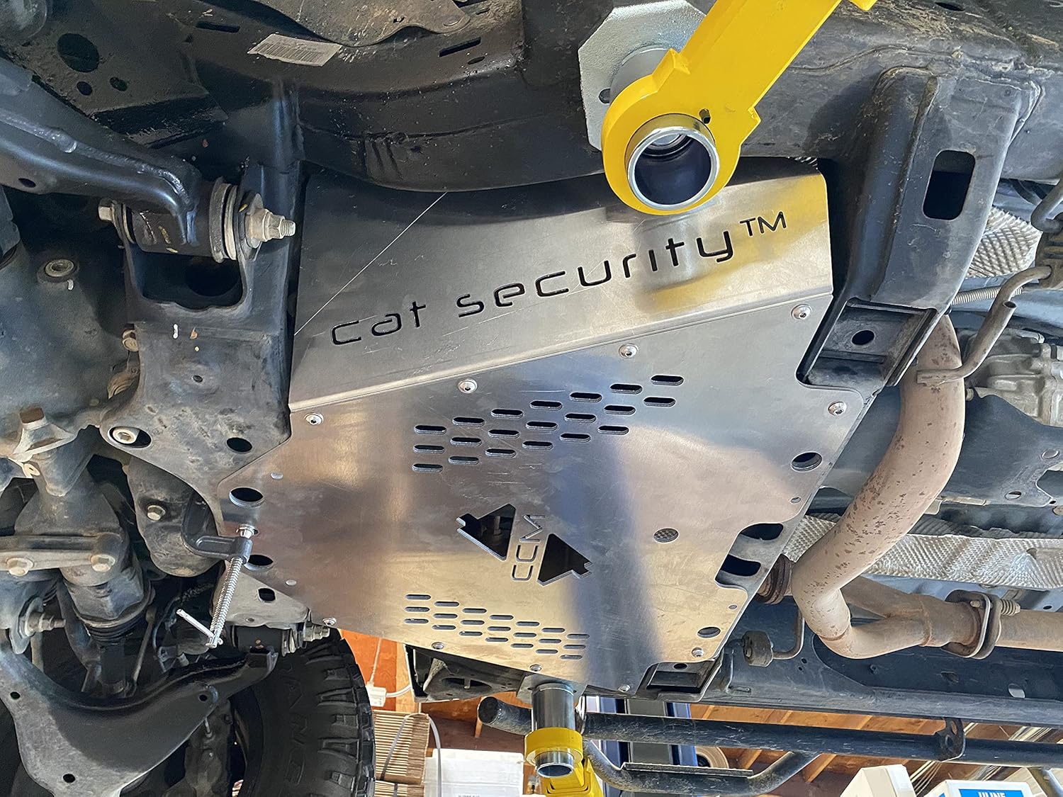 Catalytic Converter Protection Shield for Toyota Tacoma 05-15 4WD C6334
