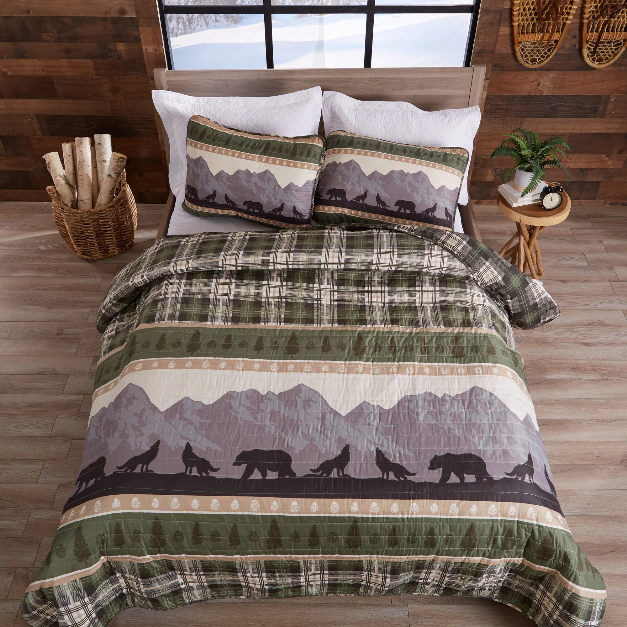 Rustic Patchwork Reversible Quilt Set With Shams (Full / Queen) H4532