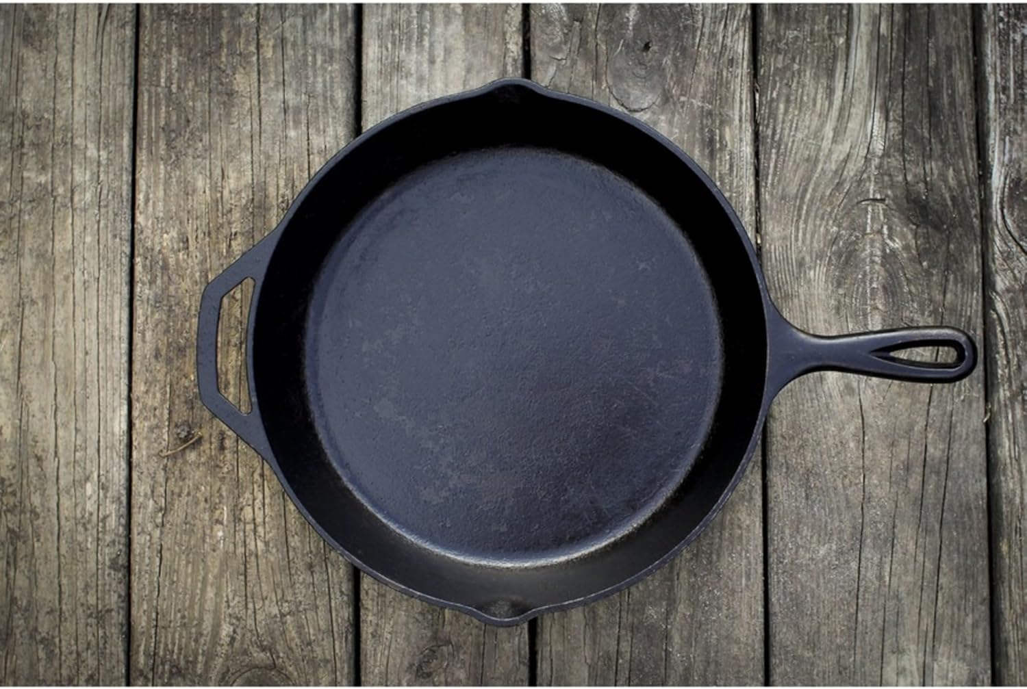 Pre-Seasoned Cast Iron Skillet W712