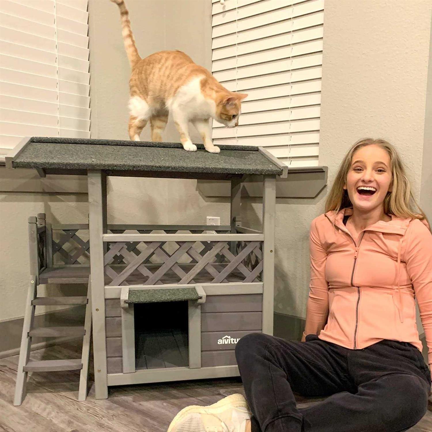 Feral Cat House with Escape Door M1435