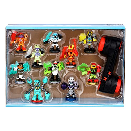 10 Ultimate Arcade Warrior Action Figures and 2 Button Bash Controllers Y675